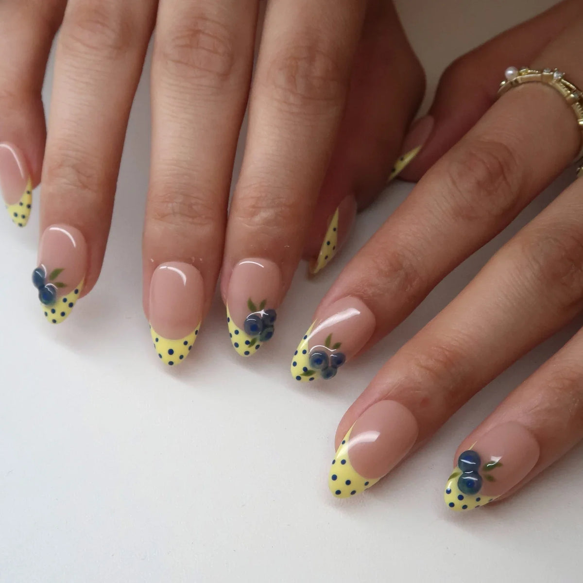 Bluebelle - Ersa Nails Nude Yellow PressOnNails