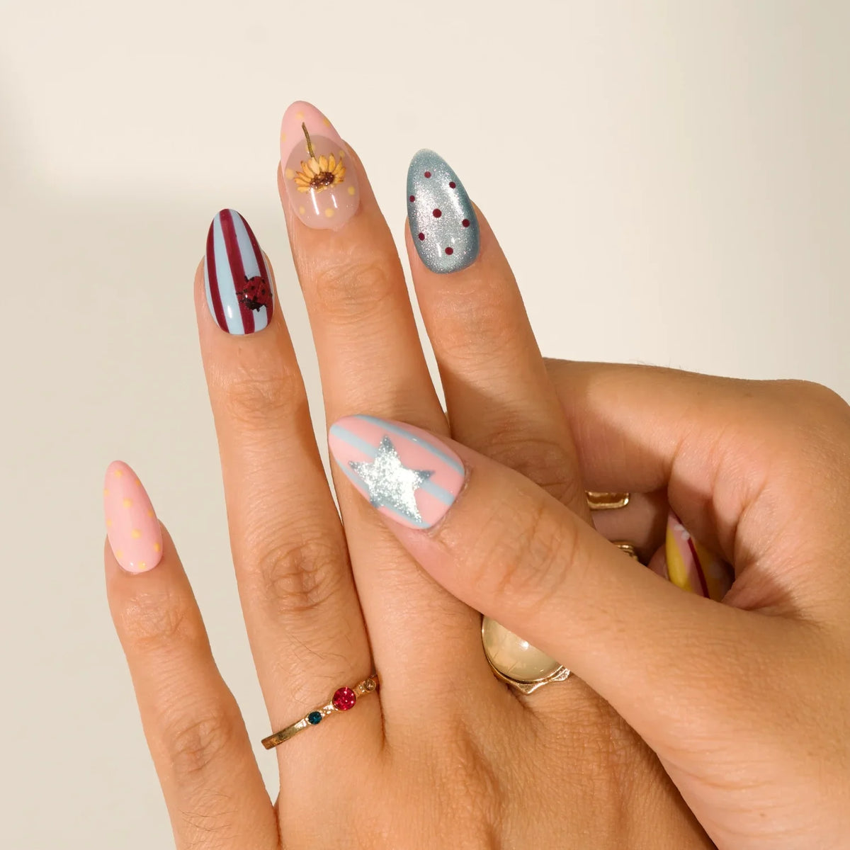 Dopamine - Ersa Nails Yellow Black Pink PressOnNails