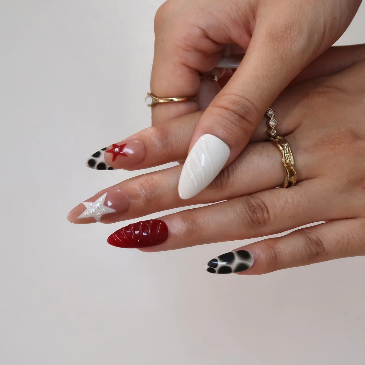 Starlet - Ersa Nails White Red PressOnNails