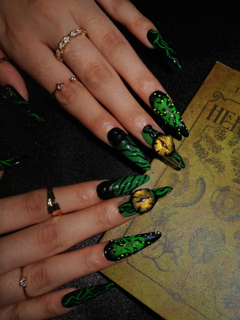 Stranger Things - Ersa Nails Black Jade PressOnNails